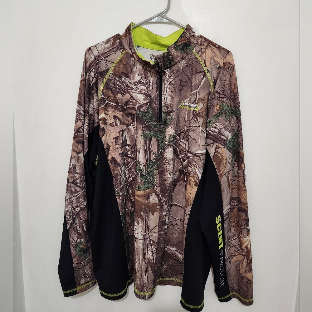 Realtree Men's Camo Scent-Factor Long-Sleeve Shirt. Size 2XL.